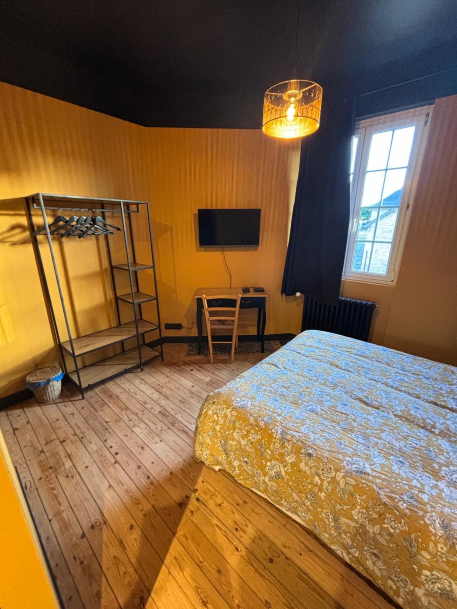 La Hacienda Negra Bed & Breakfast Saint-Jouan-des-Guerets Exterior photo